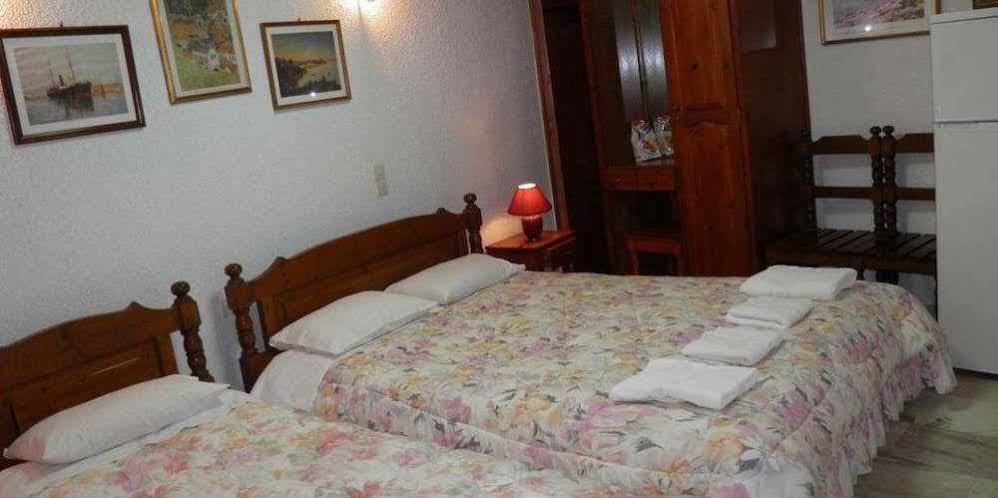 Akis Kontogialos-pelekas Apartment