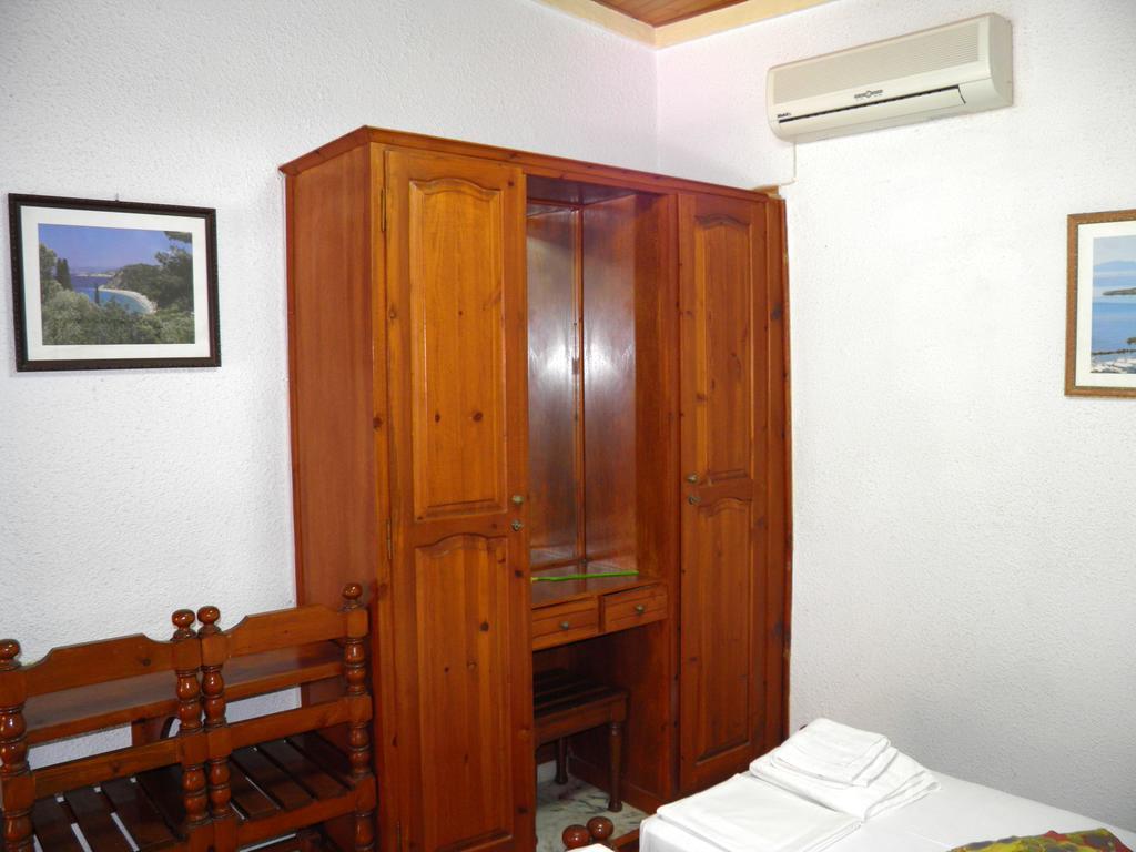 Akis Kontogialos-pelekas Apartmán *